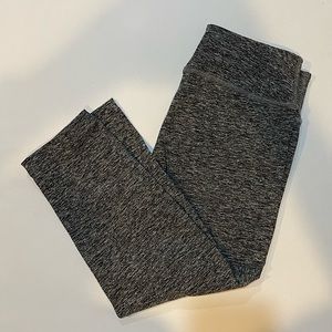 Beyond Yoga 16” Crop- EUC! Size Medium. Heathered Grey/Black